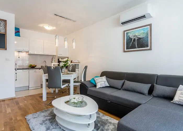 Luka Apartman *